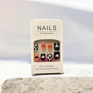 💅🏽 Press On Nails Set | Heart and Cow Print